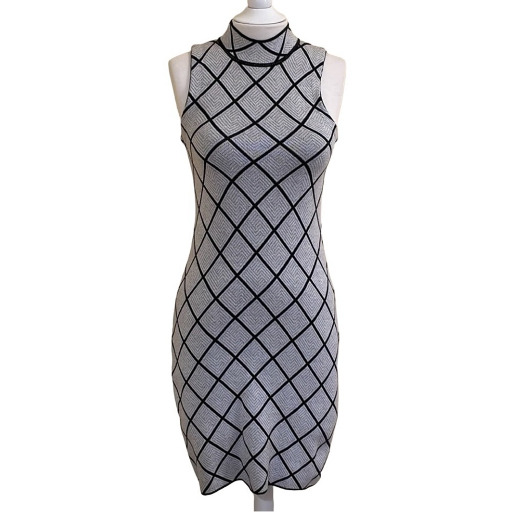 Romeo + Juliet Couture Mock Neck Sleeveless Knit Dress Size S